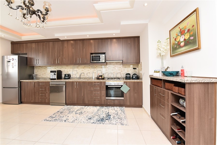 Пентхаус планировкой 3+1 в районе Махмутлар