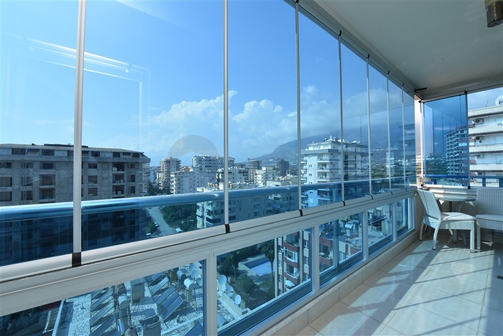 Пентхаус планировкой 3+1 в районе Махмутлар