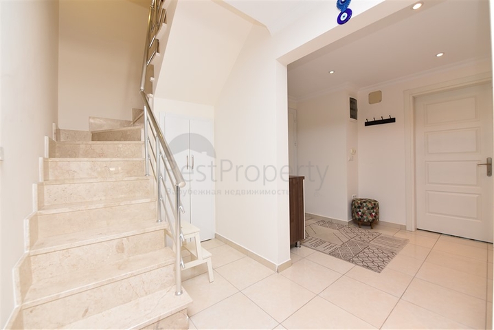 Пентхаус планировкой 3+1 в районе Махмутлар