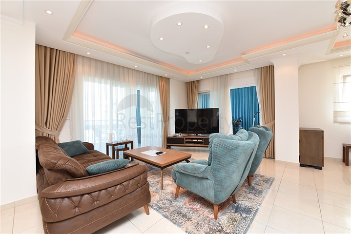 Пентхаус планировкой 3+1 в районе Махмутлар