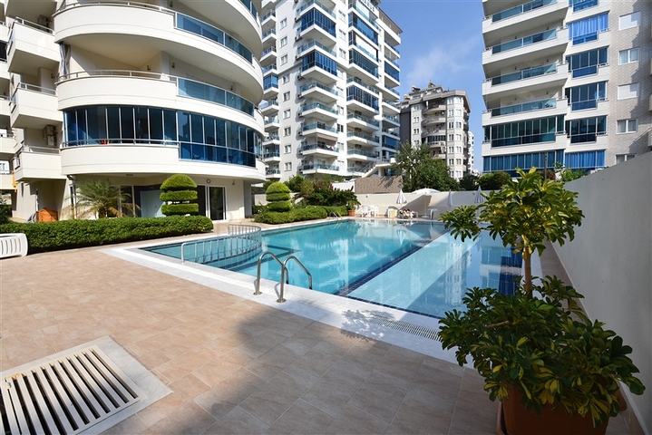 Пентхаус планировкой 3+1 в районе Махмутлар