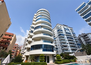 Пентхаус планировкой 3+1 в районе Махмутлар