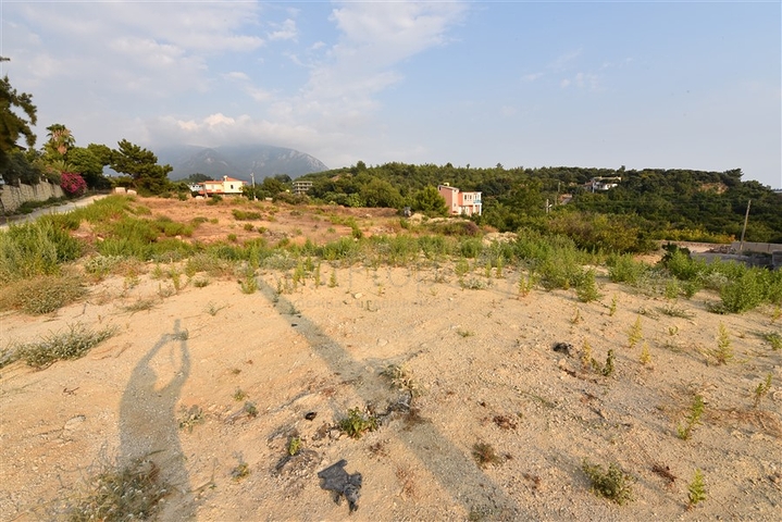 Инвестиционный участок земли в район Оба под строительство!