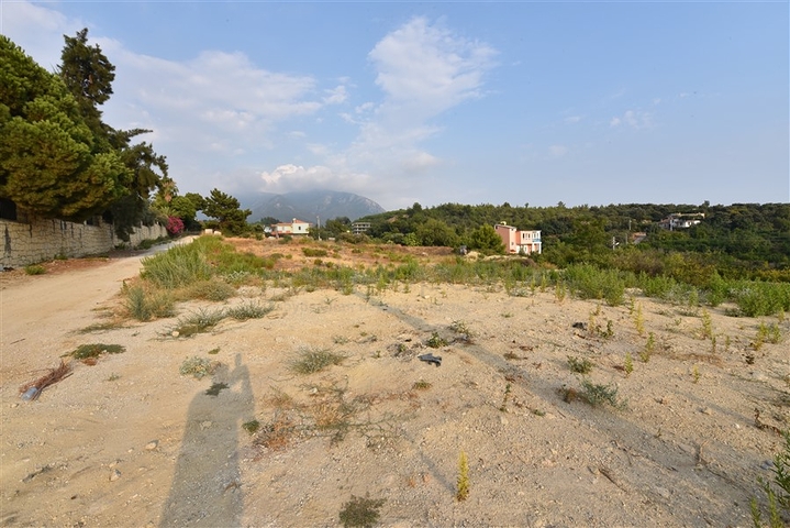 Инвестиционный участок земли в район Оба под строительство!