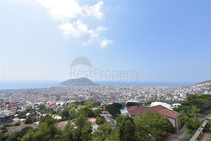 Пентхаус с панорамным видом в центре Алании 