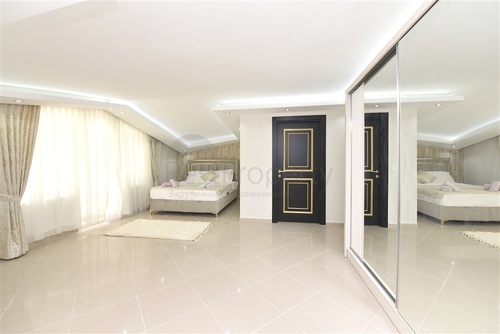 Пентхаус с панорамным видом в центре Алании 