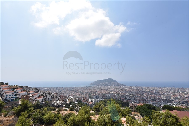 Пентхаус с панорамным видом в центре Алании 