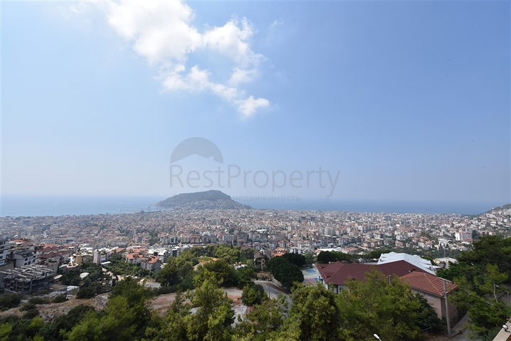 Пентхаус с панорамным видом в центре Алании 