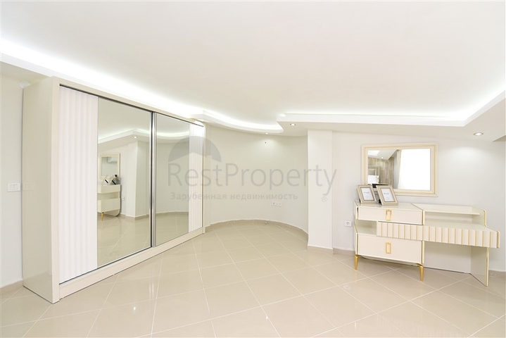 Пентхаус с панорамным видом в центре Алании 