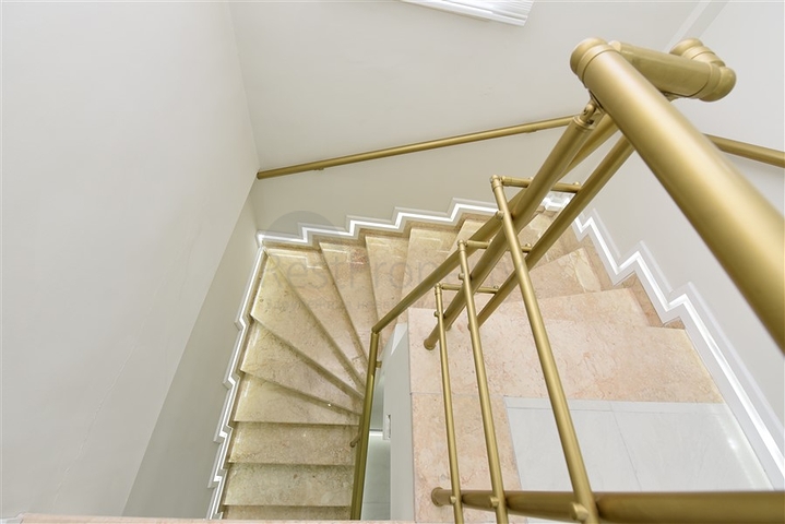 Пентхаус с панорамным видом в центре Алании 