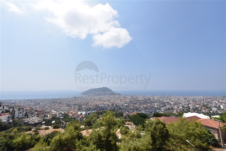 Пентхаус с панорамным видом в центре Алании 