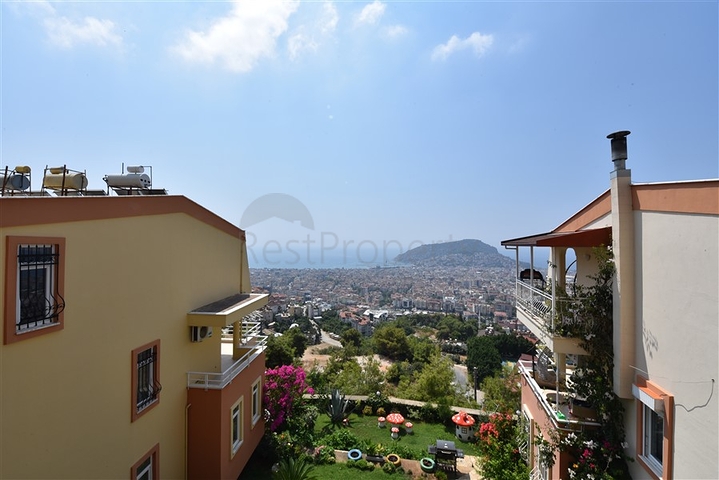 Пентхаус с панорамным видом в центре Алании 