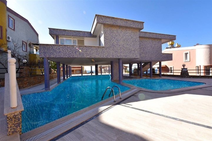 Пентхаус с панорамным видом в центре Алании 