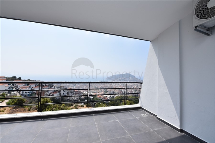 Пентхаус с панорамным видом в центре Алании 