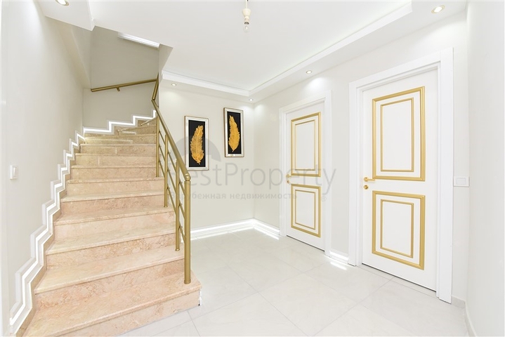 Пентхаус с панорамным видом в центре Алании 