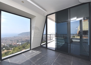 Пентхаус с панорамным видом в центре Алании 