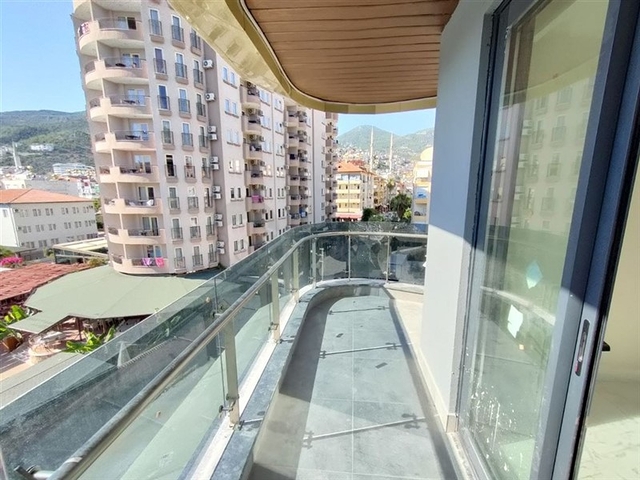 Просторная квартира в новом комплексе района Клеопатра