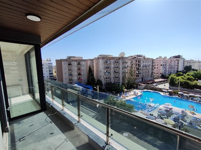 Просторная квартира в новом комплексе района Клеопатра