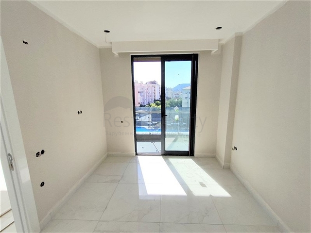 Просторная квартира в новом комплексе района Клеопатра