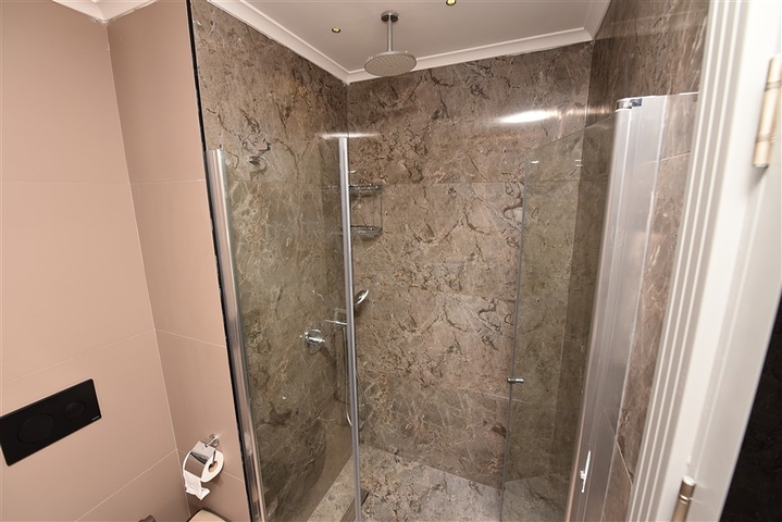 Двухкомнатная квартира на первой линии в Каргыджаке