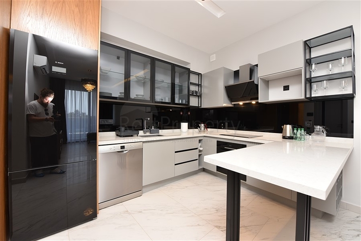 Двухкомнатная квартира на первой линии в Каргыджаке