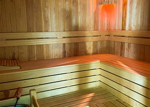 Меблированный просторный пентхаус с видом на море