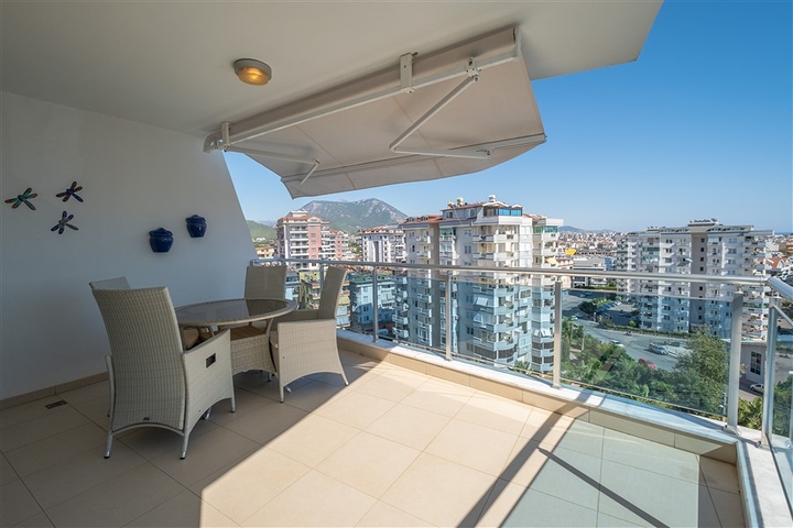 Трехкомнатная квартира с видом на море в районе Джикджилли