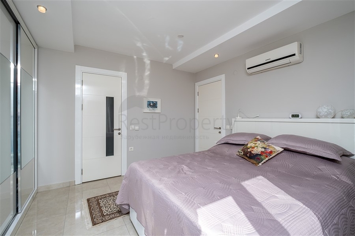 Трехкомнатная квартира с видом на море в районе Джикджилли