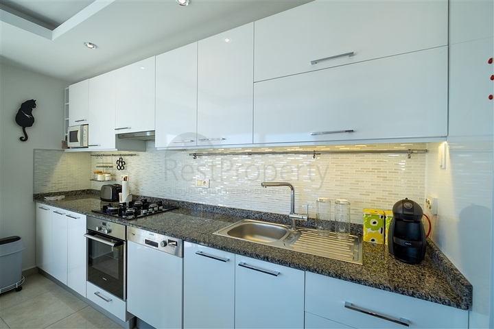 Трехкомнатная квартира с видом на море в районе Джикджилли