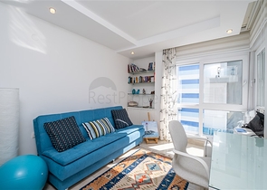 Трехкомнатная квартира с видом на море в районе Джикджилли