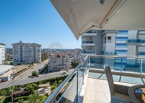 Трехкомнатная квартира с видом на море в районе Джикджилли