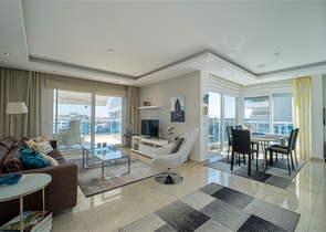 Трехкомнатная квартира с видом на море в районе Джикджилли