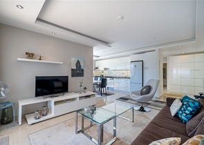 Трехкомнатная квартира с видом на море в районе Джикджилли