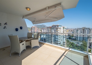 Трехкомнатная квартира с видом на море в районе Джикджилли