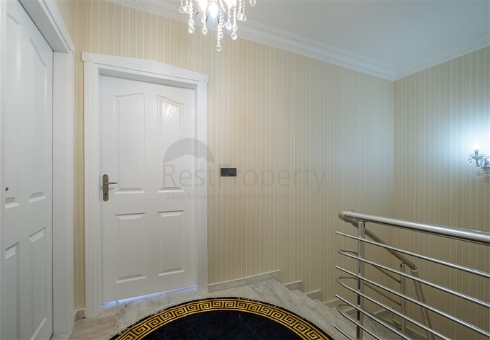 Пятикомнатный пентхаус в районе Оба