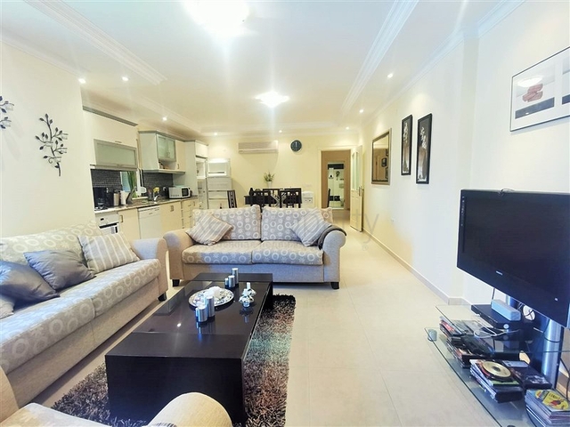 Просторная квартира планировкой 3+1 в районе Тосмур