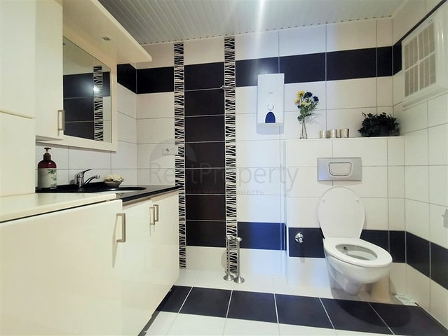 Просторная квартира планировкой 3+1 в районе Тосмур