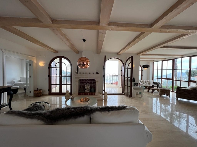 Частная вилла 5+2 в одном из самых элитных комплексов вилл в Алании