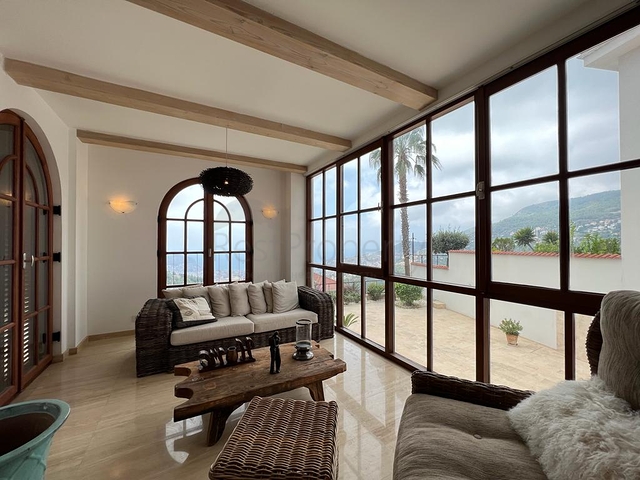 Частная вилла 5+2 в одном из самых элитных комплексов вилл в Алании