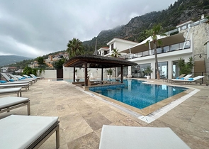 Частная вилла 5+2 в одном из самых элитных комплексов вилл в Алании