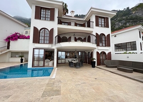 Частная вилла 5+2 в одном из самых элитных комплексов вилл в Алании