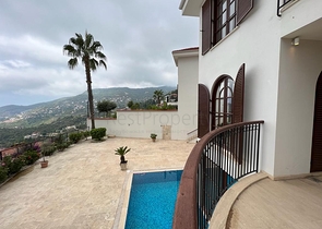 Частная вилла 5+2 в одном из самых элитных комплексов вилл в Алании