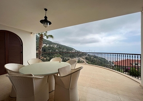 Частная вилла 5+2 в одном из самых элитных комплексов вилл в Алании