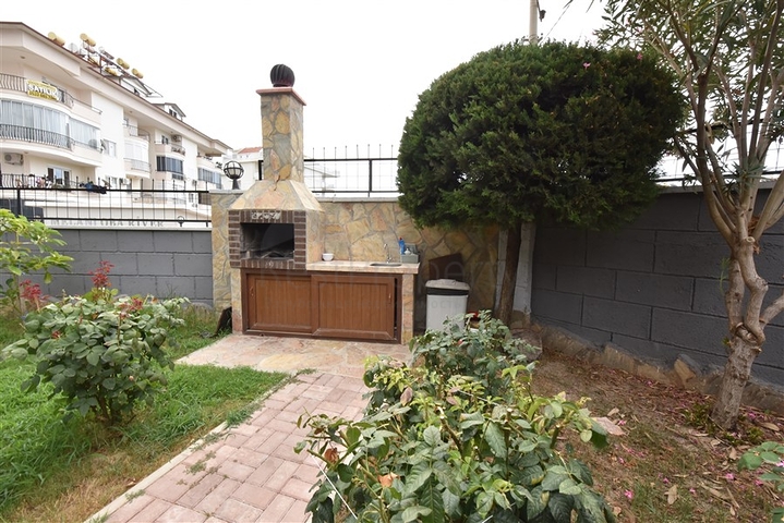 Трехкомнатная квартира с мебелью в районе Джикджилли