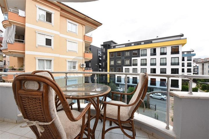 Трехкомнатная квартира с мебелью в районе Джикджилли