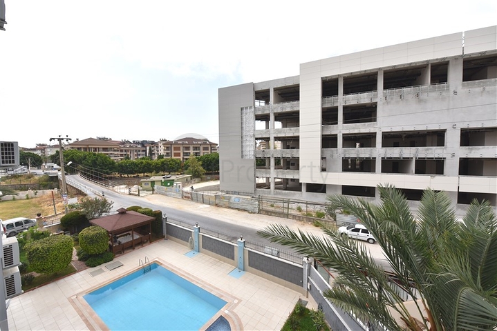 Трехкомнатная квартира с мебелью в районе Джикджилли