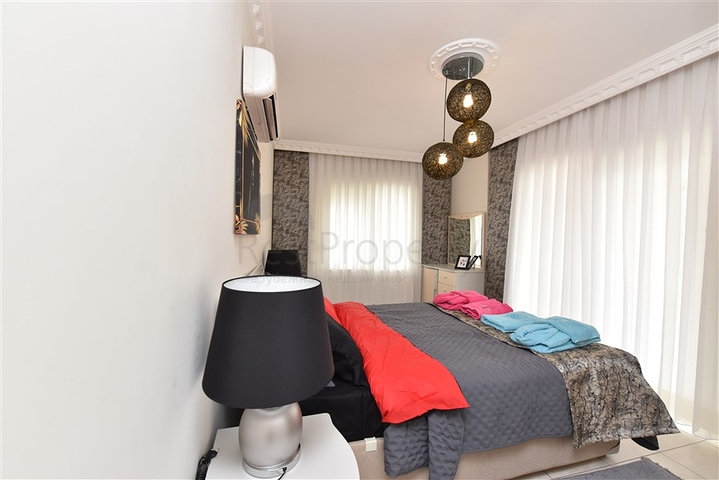 Трехкомнатная квартира с мебелью в районе Джикджилли