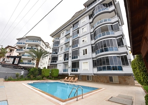 Трехкомнатная квартира с мебелью в районе Джикджилли