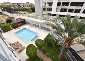 Трехкомнатная квартира с мебелью в районе Джикджилли