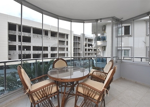 Трехкомнатная квартира с мебелью в районе Джикджилли